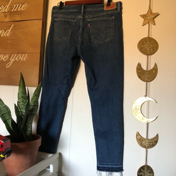 Levis 711 Jeans - Picture 4 of 8